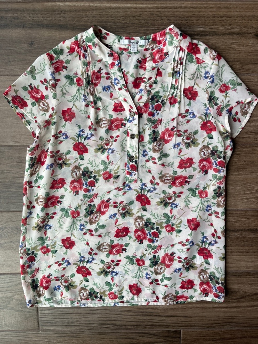 Papaya- Floral Short-Sleeve V-Neck Blouse - Sheer Ivory with Red Roses